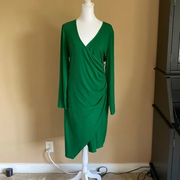 green emerald velvet dress ELOQUII Women's Plus Size Knot Front Pleated Skirt Dress main image 0